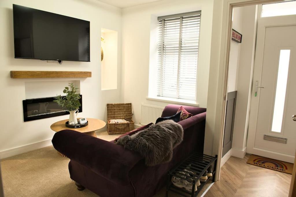 Quirky & Comfortable * Workington